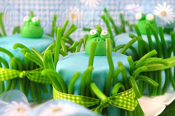 Frog cakes