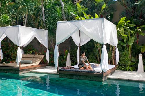terrasse-piscine-The-elysian-Asie-indonesie-3-villa-a-Bali-hoosta-magazine-paris