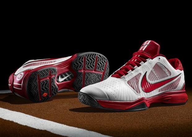 Tenue roger federer roland garros 2011 nike 3 620x443 Les tenues de Roger Federer et Rafael Nadal pour Roland Garros