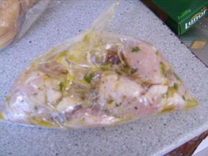 Brochettes de poulet marinées & pommes de terre au four IMGP0580