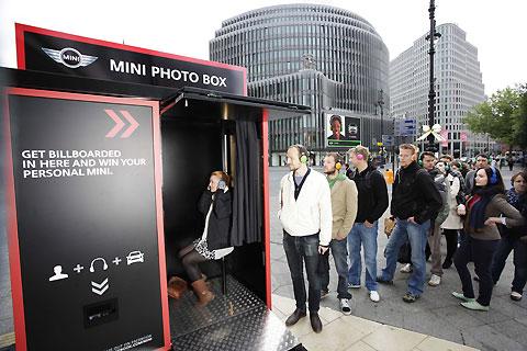 MINI Photo Box - Interactive billboard in Berlin