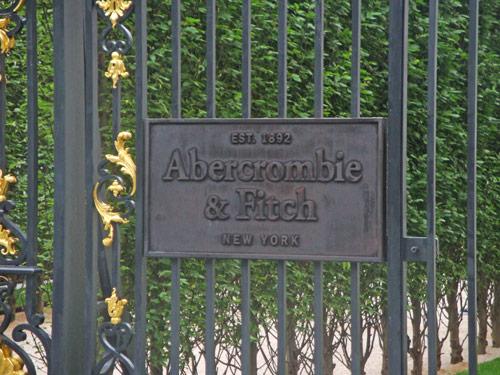Abercrombie-et-Fitch-mode-ouverture-magasin-hotel-elysee-Mermoz-luxe-paris-hoostamagazine