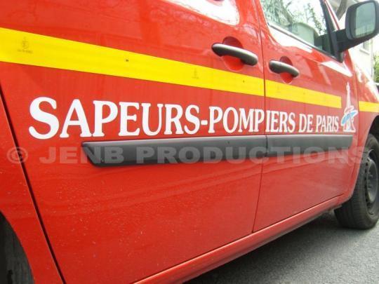 véhicule léger de commandement Pompiers de Paris|© Archives JENB Productions Les pompiers déplacent douze véhicules à Noisy-le-sec