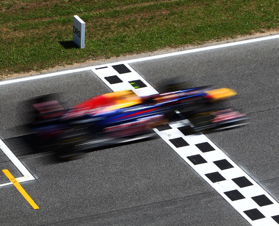 Premiere pole 2011 pour Webber a Barcelone