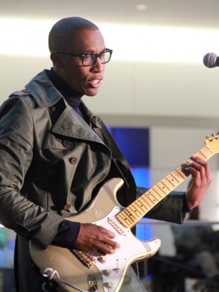 le look de raphael saadiq 1 le look de raphael saadiq 1 450x600 Le style de Raphaël Saadiq