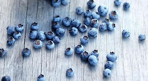 Goûter du dimanche : muffins aux myrtilles tumblr_llajdrSiSS1qzh73lo1_500_large.jpg?1305727263