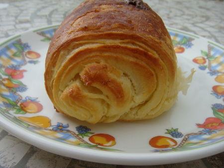 PAINS FEUILLETES BRIOCHES AU CHOCOLAT DSC07946