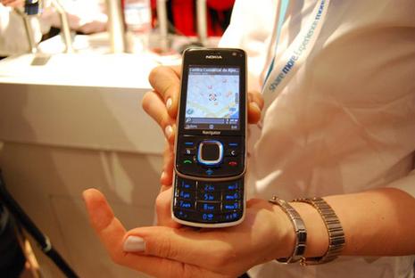 Nokia 6210 Navigator 1