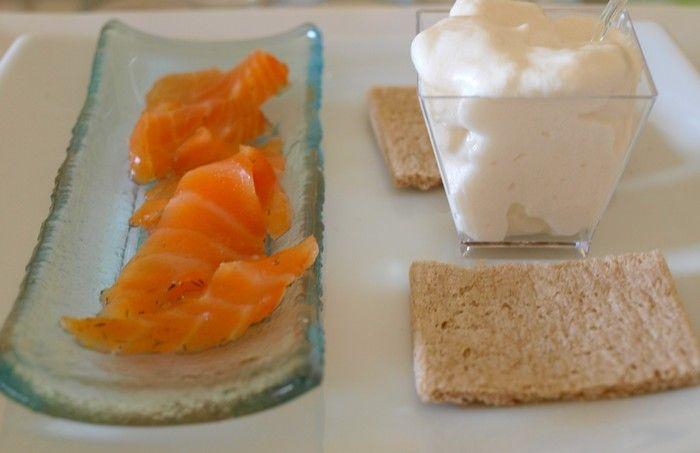 Saumon mariné à l'aneth & Islay, crème fouettée au raifort, croustillants au sarrasin 013