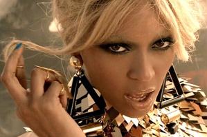Beyonce: les costumes du clip « run the world » Beyonce: les costumes du clip « run the world »