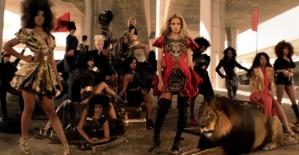 Beyonce: les costumes du clip « run the world » Beyonce: les costumes du clip « run the world »