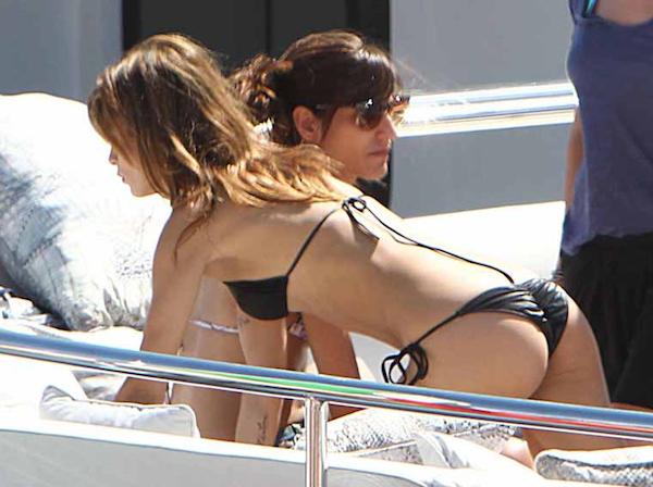 830335288_Elisabetta_Canalis_bikini_Cannes_2011_hot.curul.f.jpg