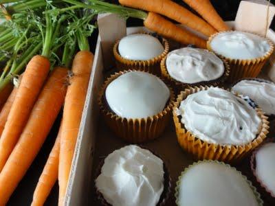 Oh my god ! The best Carrot Cupcake EVER ! Fondant à souhait, gouteux, léger et gourmand ! Oh my god ! The best Carrot Cupcake EVER ! Fondant à souhait, gouteux, léger et gourmand !