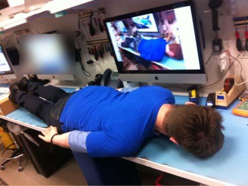 tumblr_llmqywOH2C1qkrbzko1_500 Planking : les Apple Store font la planche
