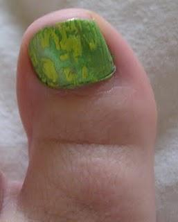 Mes ongles en oeufs de dinosaure Mes ongles en oeufs de dinosaure