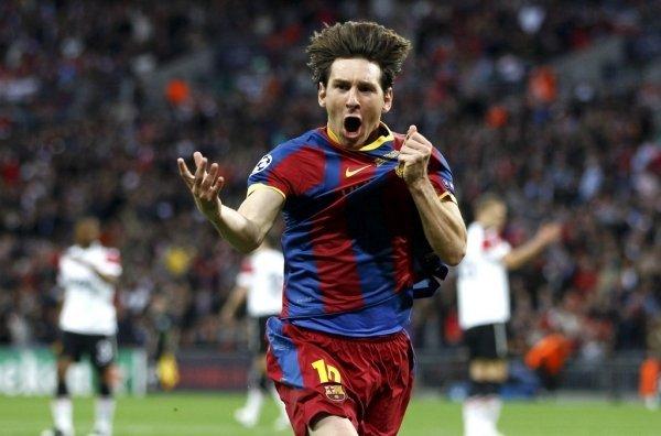 Messi-empuna-el-escudo-azulgra_54161058803_53389389549_600_.jpg