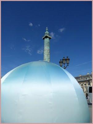 Des perles de Tahiti envahissent la Place Vendôme Des perles de Tahiti envahissent la Place Vendôme