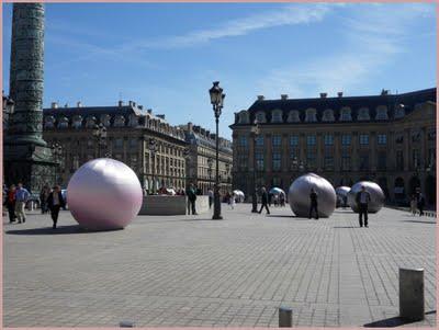 Des perles de Tahiti envahissent la Place Vendôme Des perles de Tahiti envahissent la Place Vendôme