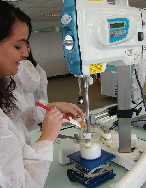 A la découverte d'un laboratoire dermato-cosmétologique SVR DSC07522.JPG