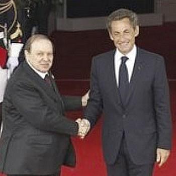 Bouteflika présent au G8 avec l'aide de Sakrozy : la France trahit encore une fois , après la Tunisie, les révoltés du Printemps Arabe
