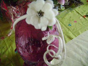 chapeauxs, fleurs et lianes feutrées DSC08943