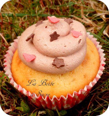 Cupcakes pour double anniversaire ! Cupcake choco fleur oranger