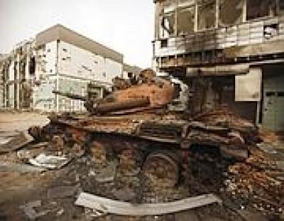 Libye – Les frappes de l’OTAN touchent le bunker de Kadhafi