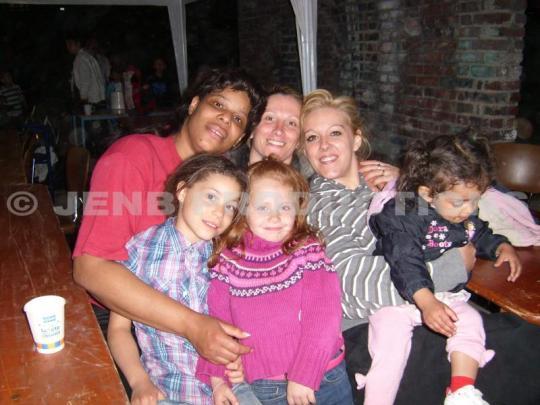 Fête des voisins, Noisy-le-Sec, 27 mai 2011, Quartier Langevin|© E. Nicolau / JENB PRODUCTIONS « Fête des Voisins » : Une fête du coeur. Au coeur de la fête