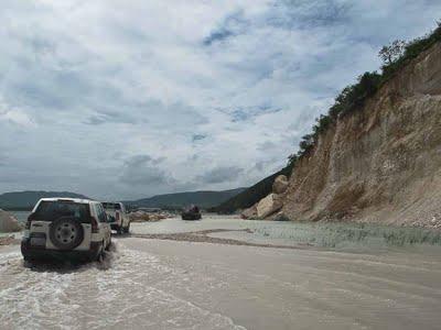 La frontière avec les 4 roues motrices La frontière avec les 4 roues motrices
