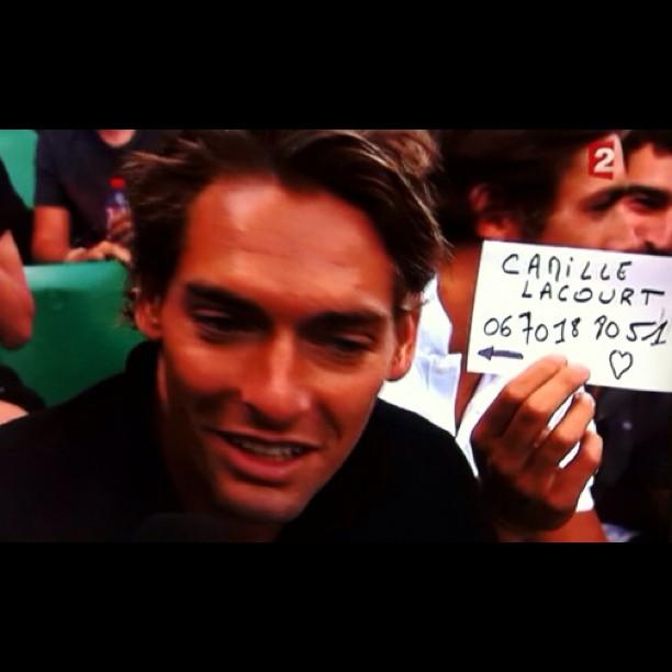 Camille Le numéro de portable de Camille Lacourt donné en direct sur France 2 pendant Roland Garros ?