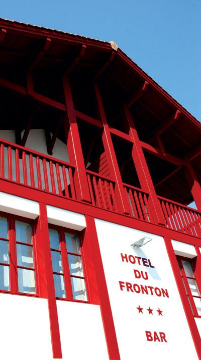 facade-Hotel-du-fronton-france-aquitaine-hoosta-magazine-paris facade-Hotel-du-fronton-france-aquitaine-hoosta-magazine-paris