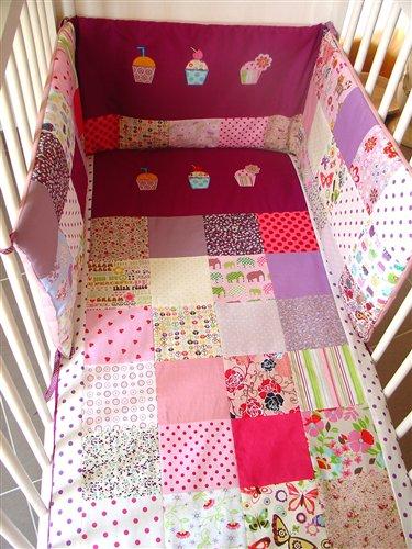 ensemble-tour-de-lit-couverture-patchwork-rose-et-fuchsia-cupcake-3