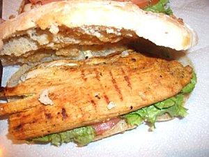 Sandwich 100% maison au poulet grillé sandwich-au-poulet-.JPG