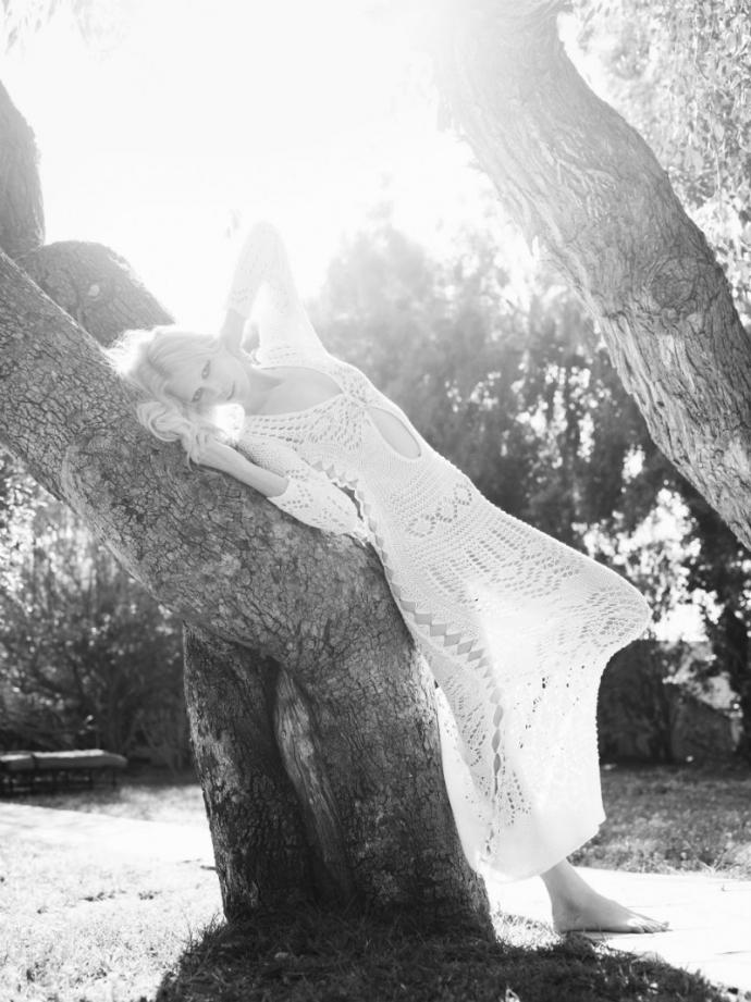 Claudia Schiffer par Horst Diekgerdes pour Harper s Bazaar UK juillet 2011 9