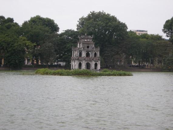 L'île de la tortue sur le lac Hoan Kiem L'île de la tortue sur le lac Hoan Kiem