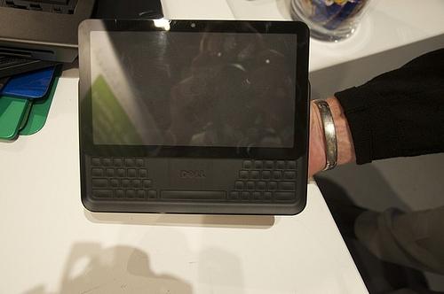 5814712350 3555df1f94 Dell : Un prototype de tablette 7 à clavier coulissant