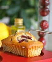 PETITS GÂTEAUX AU CITRON ET AUX CERISES PETITS GÂTEAUX AU CITRON ET AUX CERISES