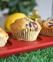 PETITS GÂTEAUX AU CITRON ET AUX CERISES PETITS GÂTEAUX AU CITRON ET AUX CERISES