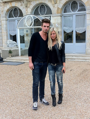 Maxime de Secret Story fait aussi des photos comme Stéphanie... Maxime de Secret Story fait aussi des photos comme Stéphanie...