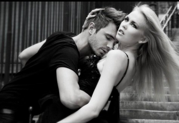 Maxime de Secret Story fait aussi des photos comme Stéphanie... Maxime de Secret Story fait aussi des photos comme Stéphanie...