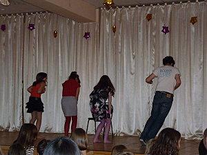 Spectacle de fin d'année : théâtre Spectacle-fin-d-annee-Juin-2011-Kaluga-042.JPG