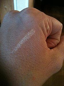 Crayon pour les yeux longue tenue gilded white IMG_1253.jpg