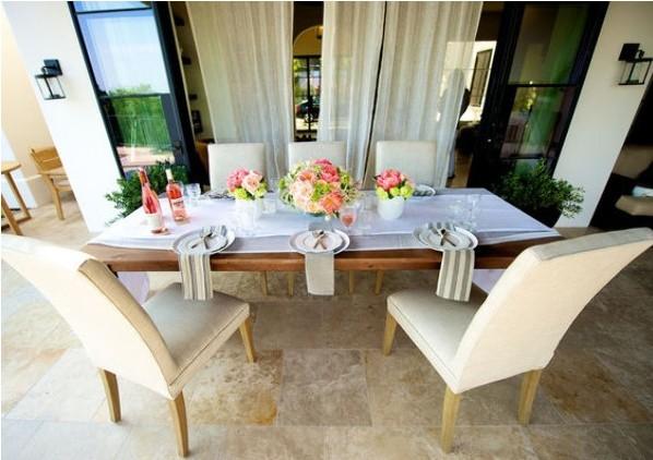 esprit-epure-serviettes-tombent 5 decos de réception tendances pour un mariage dans le vent