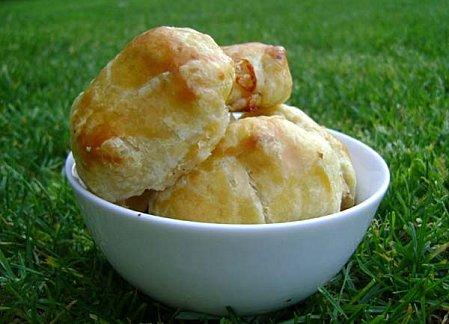 Mini Feuilletés Pomme, Brie, Noisette et Raisins Secs Mini-Feuilletes-Pomme-Brie.JPG