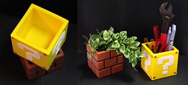 super_mario_bros_block_stands super mario bros block stands Des blocs Super Mario Bros pour ranger vos stylos