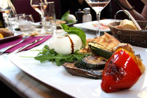 Un-dejeuner-entre-copines-restaurant-Pizzetta-Piu-Grande-Montmartre-plat-hoosta-magazine-paris Un-dejeuner-entre-copines-restaurant-Pizzetta-Piu-Grande-Montmartre-plat-hoosta-magazine-paris