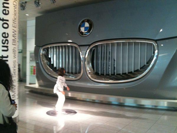 calandre-bmw-aeroport-munich-1 Poken Face #live11