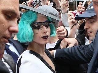 Lady Gaga à la Mode de Jana Sterbak qui ne dépasse pas l'air du temps