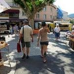 Le boulou : Miss Tatouages sur le marché ne passait pas inaperçue... P1070325.JPG
