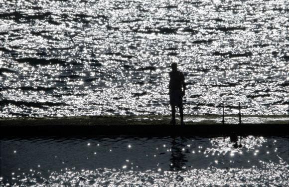The last man in water - photographie ombre et lumière